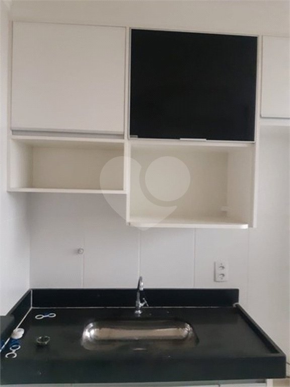 Apartamento no Condomínio Mont Royal .