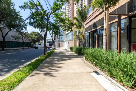Loja nova com 100 m² para locação próximo ao metrô Chácara Klabin!!