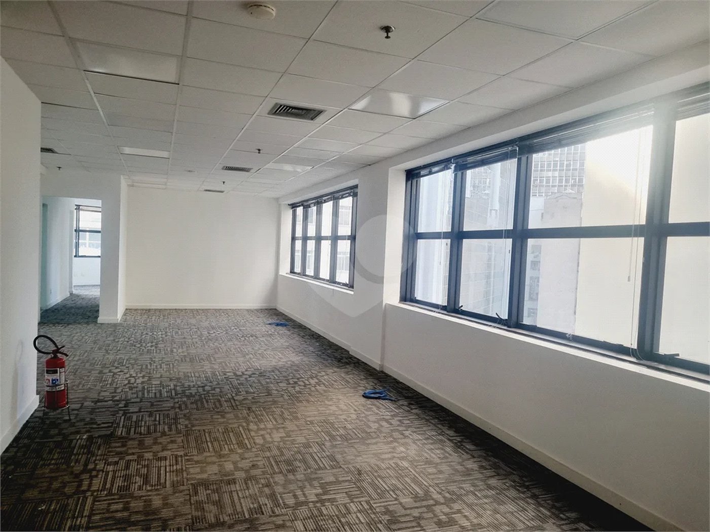 Conjunto comercial à Venda ou Locação na República com 376,56 m² de área útil 10 vagas
