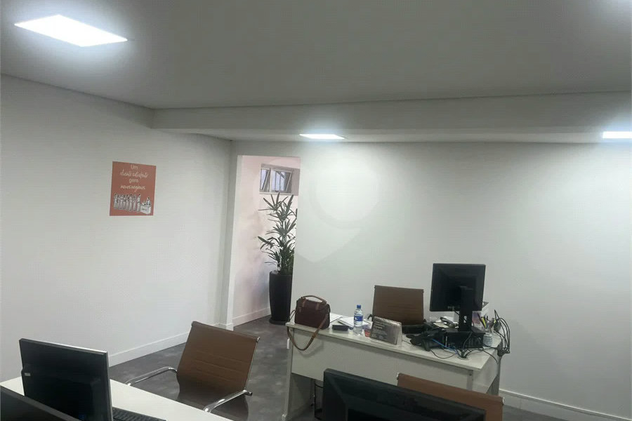 Aluga-se Galpão Comercial – Vila Santa Catarina | 540 m² de Área Útil