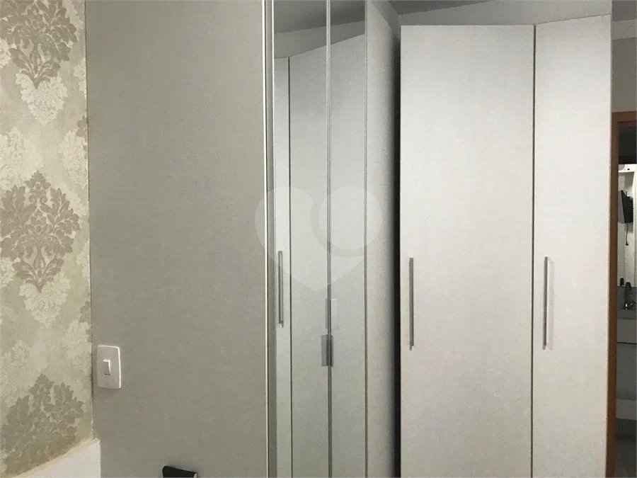 APARTAMENTO MOBILIADO EM FRENTE AO SHOPPING 02 DORMITÒRIOS