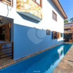 Belíssimo sobrado com piscina aquecida no Condomínio Villagio Capriccio - Louveira SP.