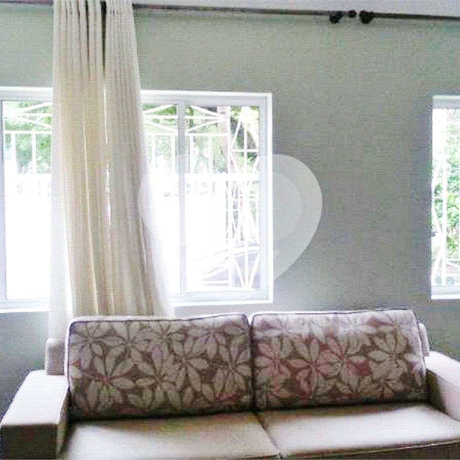 Excelente sobrado à venda em Moema Pássaros c/222 m², 3 suítes e 3 Vagas na garagem