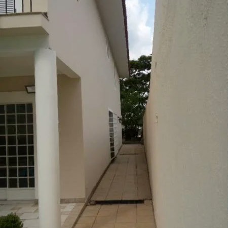 Casa à venda com 4 quartos, sendo 3 suítes, em Jardim Leonor, São Paulo, SP