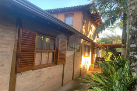 Casa mobiliada para locação no Condomínio Alpes de Vinhedo na cidade de Vinhedo - SP