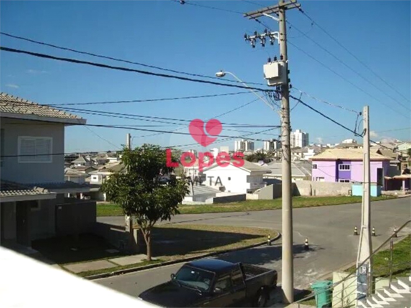 CASA A VENDA COM 300M², 3 DORMITORIOS, 4 BANHEIROS, 2 VAGAS - FLORADAS DO PARATEY - SÃO JOSÉ DOS CAM