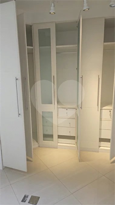 Apartamento para alugar com 3 quartos, sendo 1 suíte,  em Vila Olímpia, São Paulo, SP