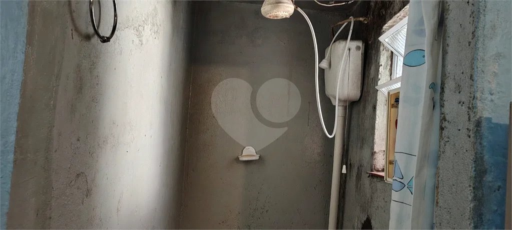 Casa com 150m² , 1 dormitório , 1 vaga de garagem , precisando de reforma , `venda na Penha.