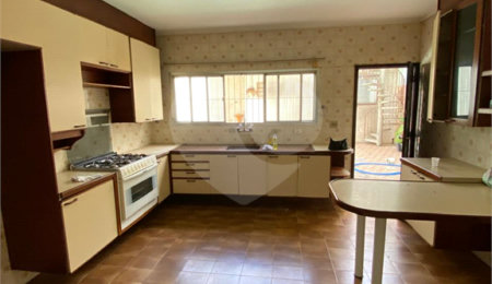 Sobrado à venda com 3 quartos, sendo 2 suítes,  em Vila Bertioga, São Paulo, SP