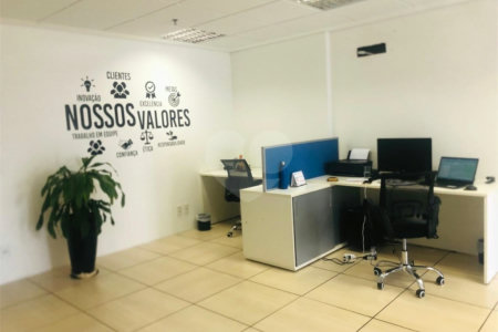 Otima sala comercial com sacada e uma vaga para auto no Nova América Office em Santo Amaro.
