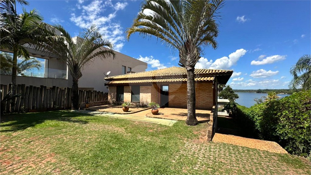 Casa para venda no Condomínio Vivenda do Broa.