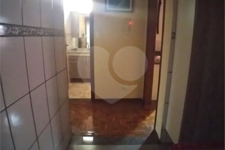 Casa + salão comercial na Vila Vista Alegre
