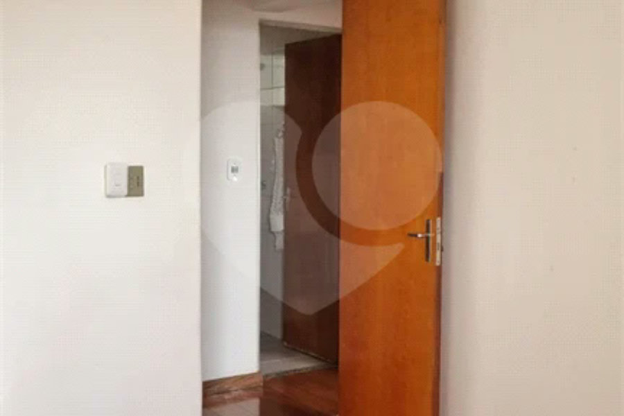 Apartamento á venda - Vila Guarani três dormitórios