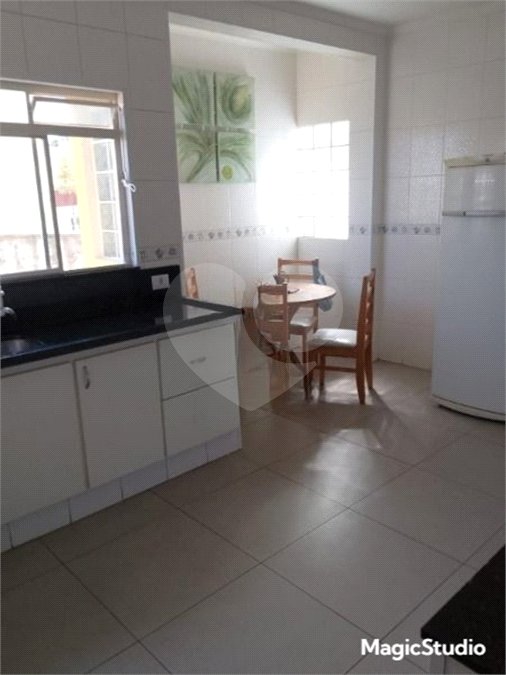 Casa com 400m², 2 dormitórios, 2 vagas de garagem, à venda na Vila Matilde.