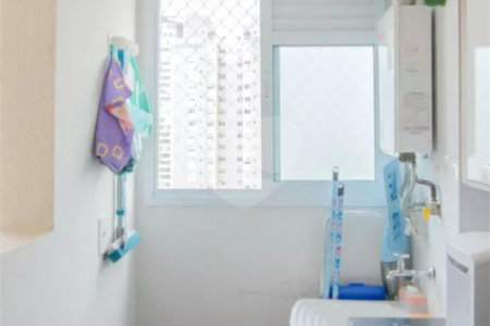 Apartamento no Ipiranga de 68m2 com 2 dorms, 1 suíte, 2 banheiros, 1 vaga. Estuda permuta.
