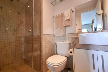 COM RENDA VENDA SO PARA INVESTIDOR Cobertura na Bela Vista com hidro -Com 69m² 1 dormitório 2 vadas Localização ótima perto de tudo Aceita Permuta