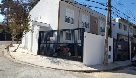 Sobrado à venda com 2 suítes em Vila Universitária, São Paulo, SP