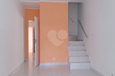 Casa com 125m² , 2 dormitórios , 2 vagas , à venda no Jardim Las Vegas em Santo André.