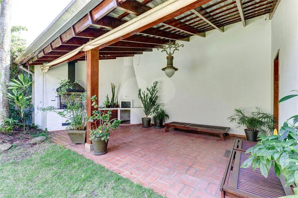 Sobrado à venda ou para alugar com 4 quartos, sendo 2 suítes, em Alto da Boa Vista, São Paulo, SP