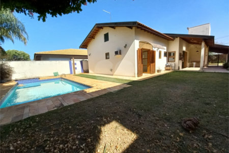 Casa Térrea no Condomínio Damha I,