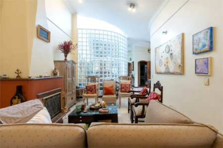 Casa a venda no Planalto Paulista, 2 suítes, 4 vagas, 230 m², quintal e localização privilegiada