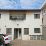 Prédio para venda com 6 kitnets.