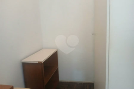 Apartamento a venda com porteira fechada no Belem com 95m com 03 dormitórios espaçoso sendo um suíte, 2 vagas. Aceita Permuta.