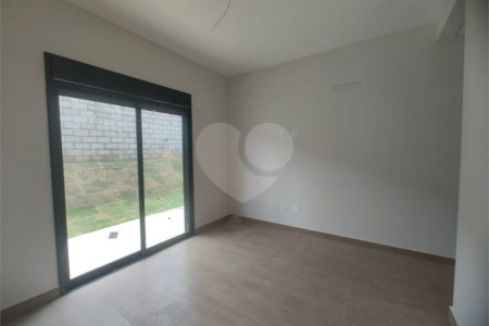 Casa exclusiva em Atibaia de alto padrão com 3 suítes, piscina, espaço gourmet, condomínio fechado, aceita financiamento
