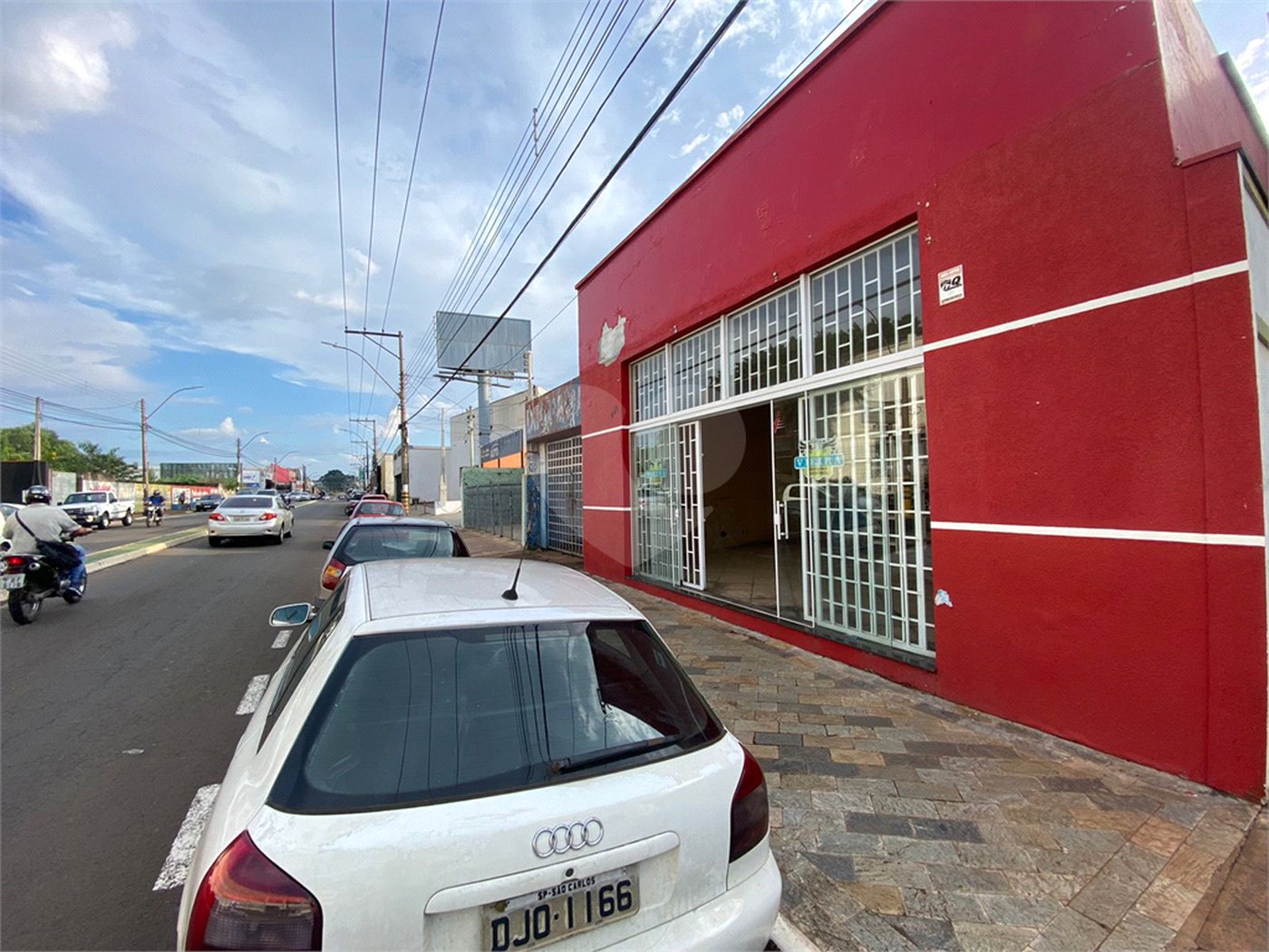 Galpão comercial na Avenida São Carlos- Vila Lutfalla