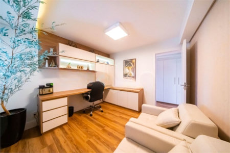 Apartamento na Mooca com 204m² com sacada gourmet com 4 suítes e 4 vagas condominio clube Aceita Permuta