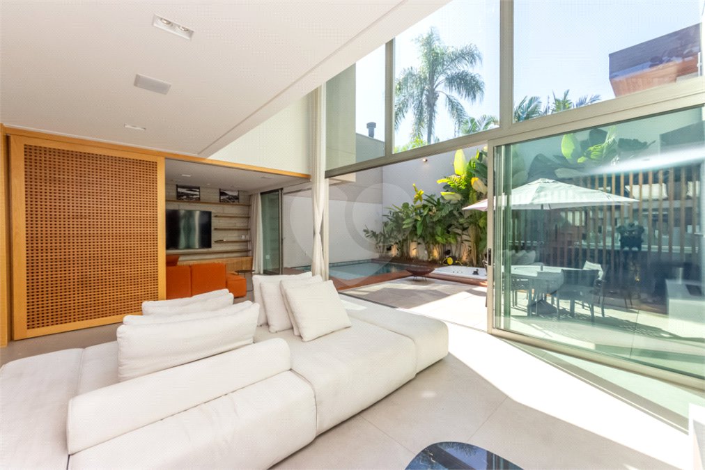 Casa à venda com 3 suítes no condomínio Lazuli, São Paulo - SP