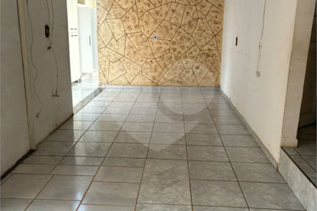 Casa Ampla e Versátil na Vila Marcelino — Excelente Espaço e Pronta para Ocupação Imediata!