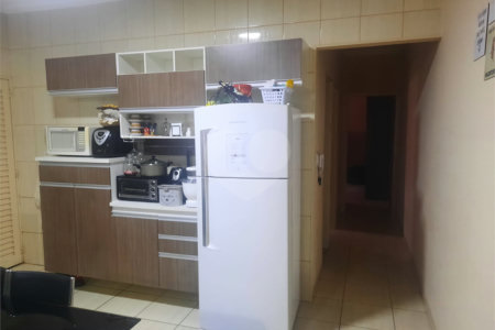 Ótima Oportunidade: Casa com Área de Lazer e Garagem para Dois Carros