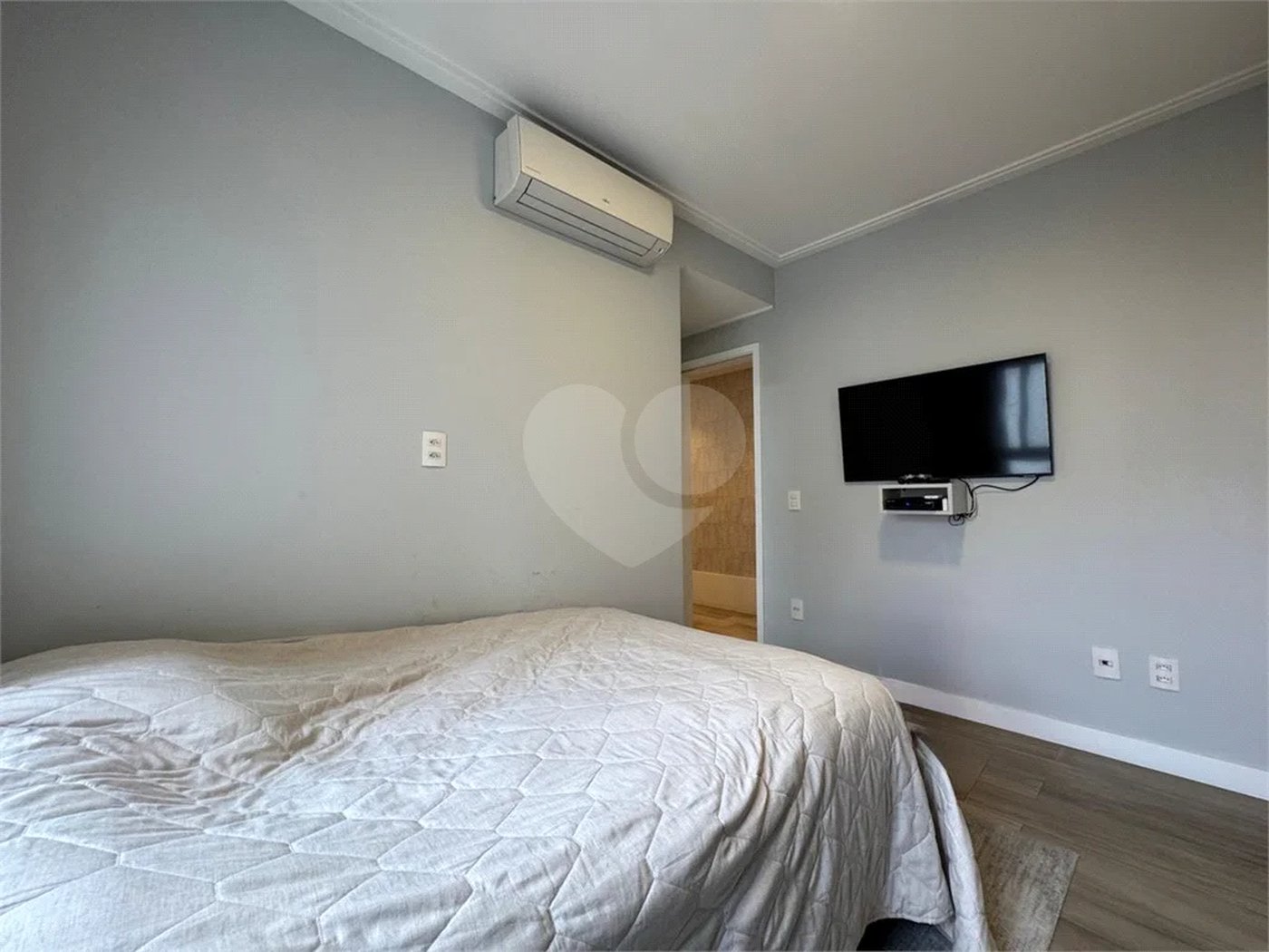 Santana Alto Padrão/Porteira Fechada, Apto. 260 m² 4 Suítes, 5 vagas 2 depósitos privativos