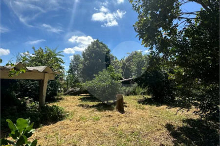 Excelente oportunidade no condomínio Vale das Laranjeiras, em Indaiatuba/SP. - R$ 1.850.000,00 - Terreno de 3.000 m²), com frente de 50 metros, proporcionando diversas possibilidades de projeto. O lote possui ótima localização dentro do condomínio, rodeado de natureza e com fácil acesso