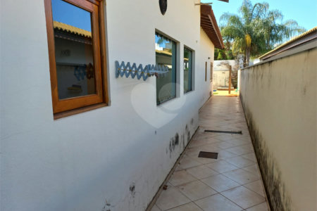 Casa Térrea no Condomínio Damha I,