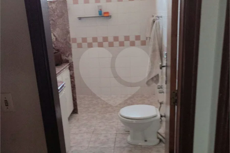 Casa Espetacular com Piscina e Churrasqueira à Venda na Vila Rezende