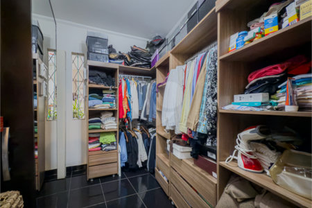 Casa com 3 Dormitórios e 2 suítes à Venda no Bairro da Saúde