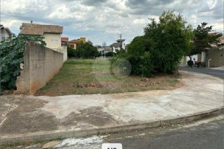 Terreno de Esquina Misto – 257,61 m² | Jardim Regina