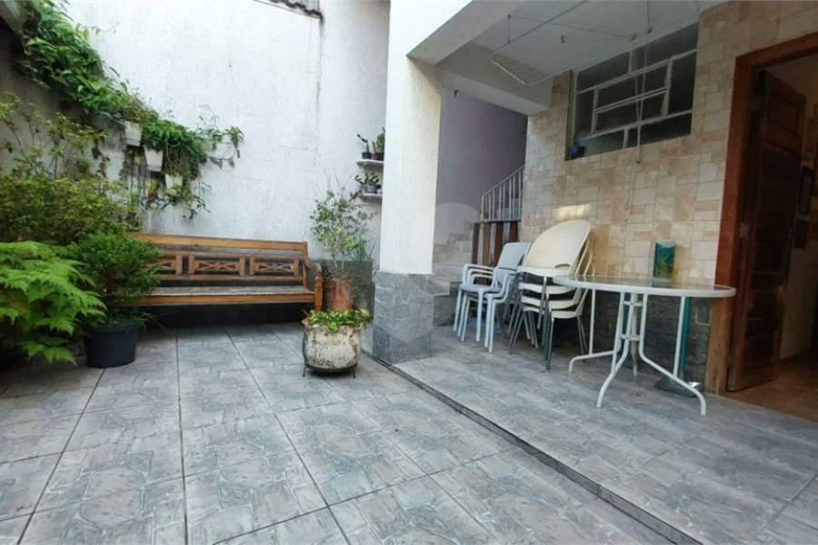 Casa à venda com 3 quartos, sendo 1 suíte,  em Vila Paulista, São Paulo, SP