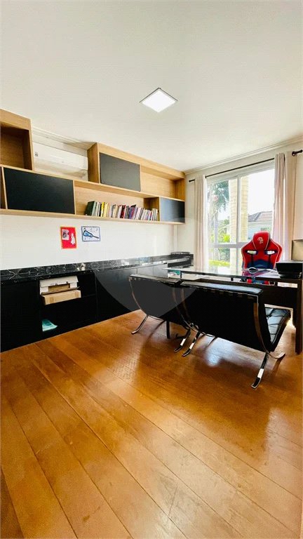 Belíssima casa à venda com 700 m² no Condomínio Tamboré, em Alphaville!!!