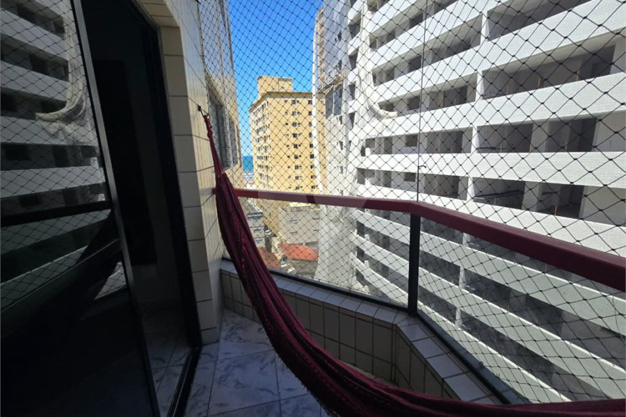 Belíssimo apartamento recém reformado na Praia Grande.