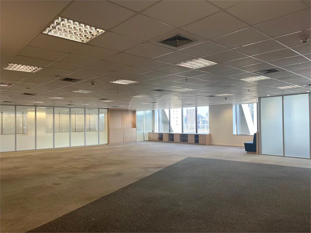 Duplex Comercial Exclusivo na Vila Olímpia – 2.652 m² em Torre Corporativa de Alto Padrão