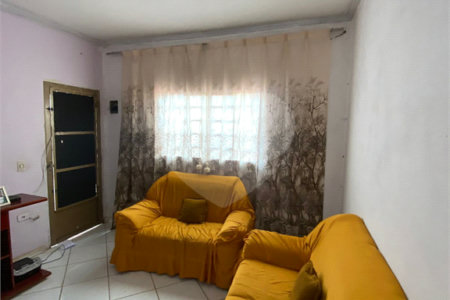 Casa Térrea com 2 dormitórios.