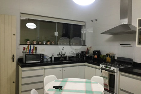 Maravilhosa casa ampla e térrea na região do Estância Suiça
