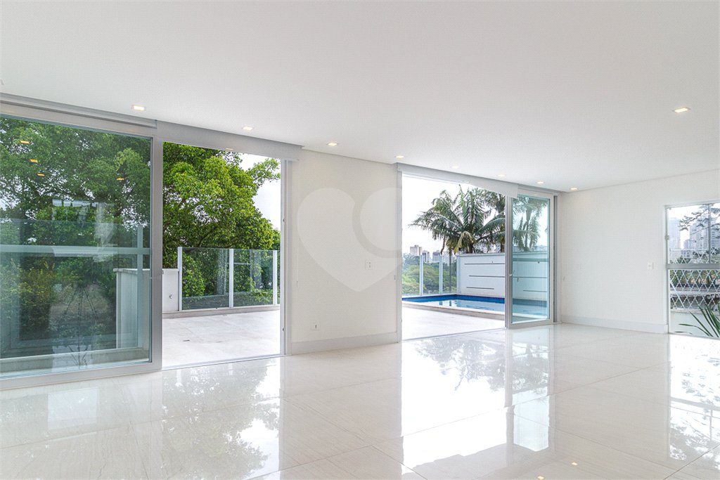 Casa à venda com 4 suítes no condomínio Villagio Quadrifolio, São Paulo - SP