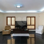 Casa com 3 dormitórios sendo 3 suítes com 03 vagas de garagem.