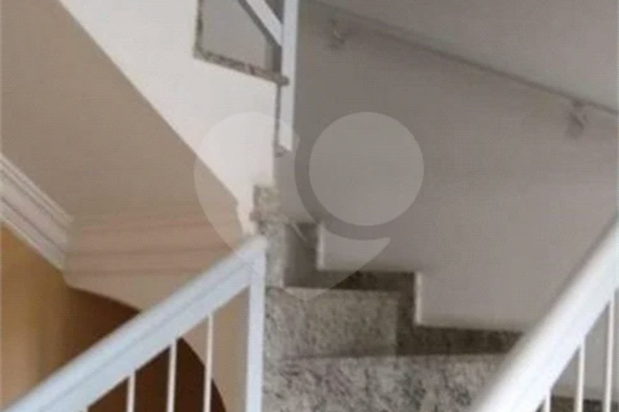 Sobrado à venda com 3 quartos, sendo 1 suíte, em Artur Alvim, São Paulo, SP