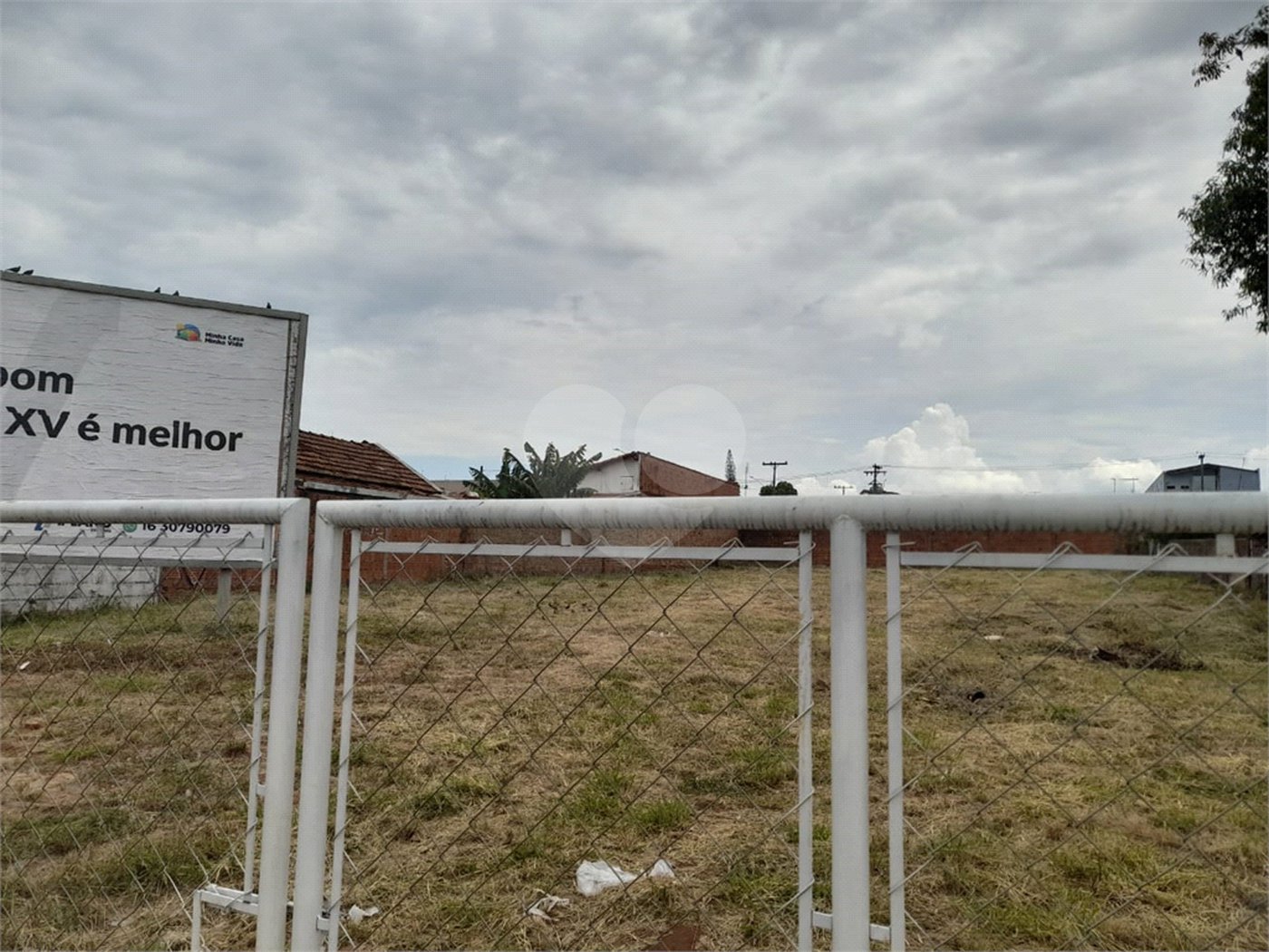 Terreno Comercial à Venda na Av. Teixeira de Barros – Rua Larga