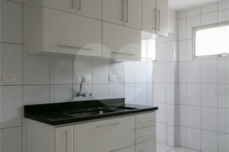 Apartamento no Cambuci com 2 dormitórios e vaga à venda